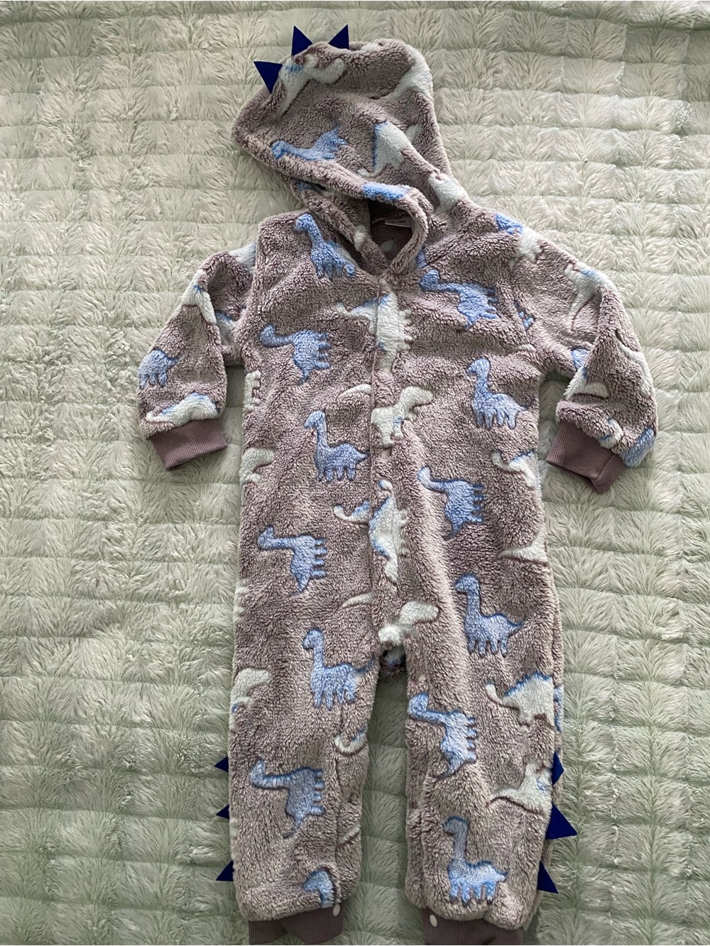 NWOT Fuzzy Dinosaur Hooded Onesie/Sleeper — 12-18m